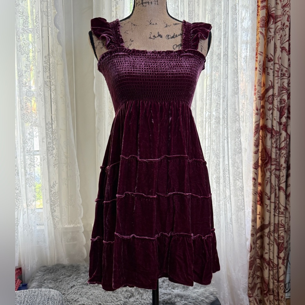 The Tiny Ellie Nap Dress - Burgundy Velvet - 11-12Y / Small
Hill House Home